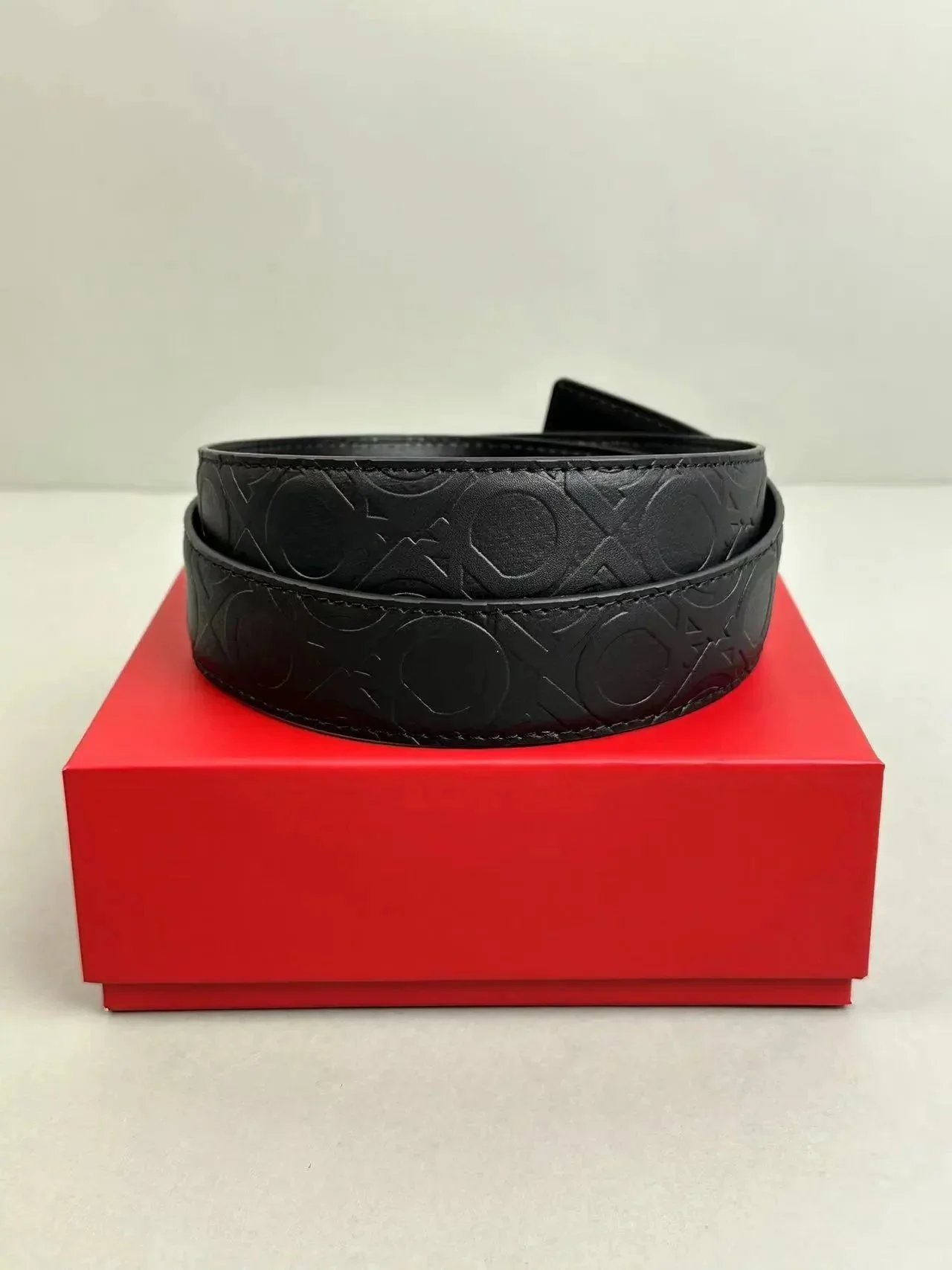 Ferragamo Reversible and Adjustable Textured Leather Belt Strap Black