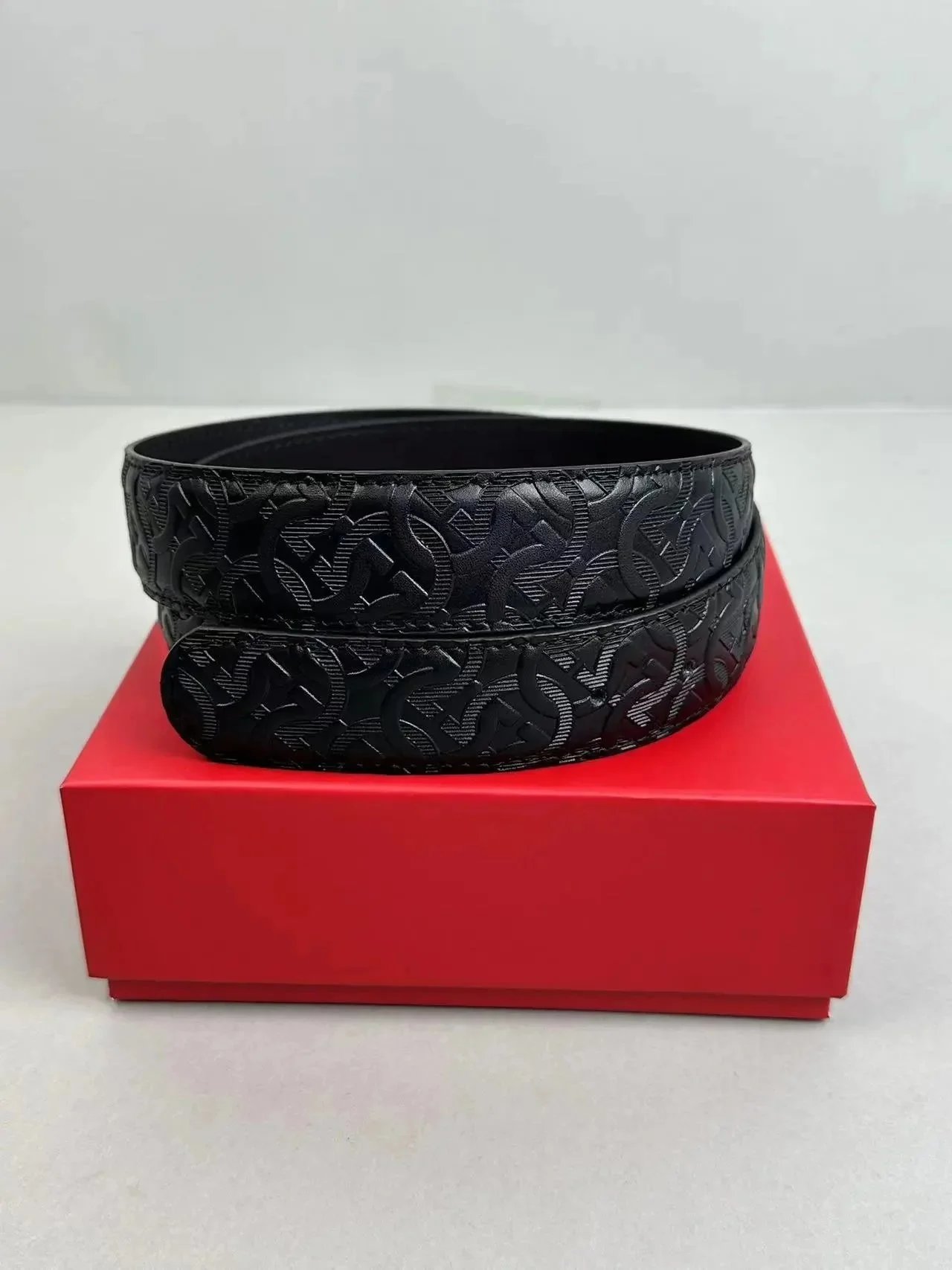 Ferragamo Reversible and Adjustable Textured Leather Belt Strap Black