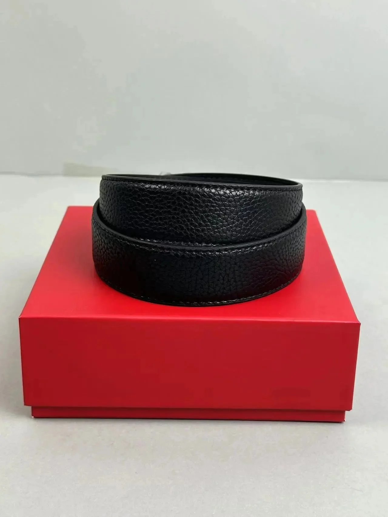 Ferragamo Reversible and Adjustable Textured Leather Belt Strap Black