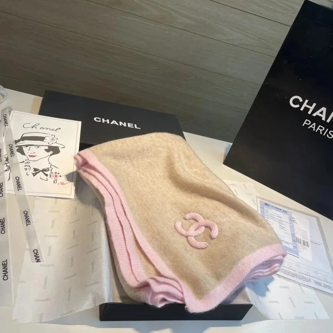 Chanel CC Logo Cashmere Knit Scarf Black White