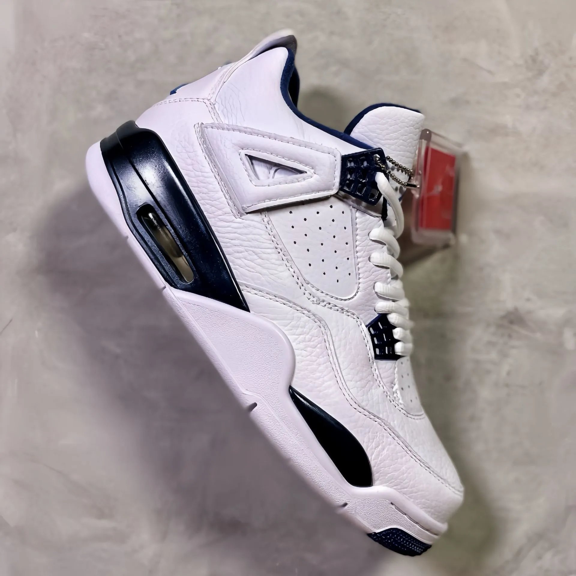 Jordan 4 Retro LS Legend Blue