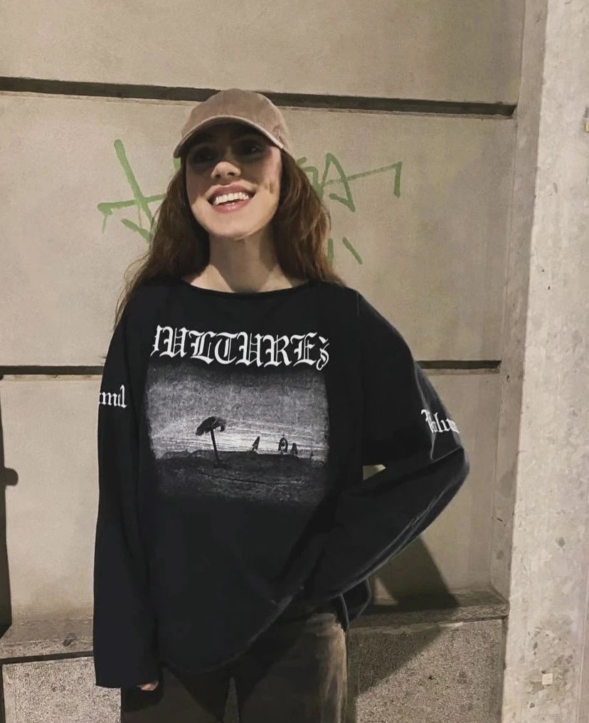 YZY Vultures Long T Black