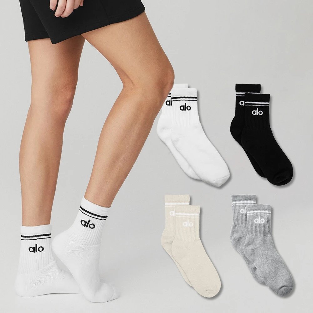 Alo Yoga Unisex Half-Crew Throwback Sock