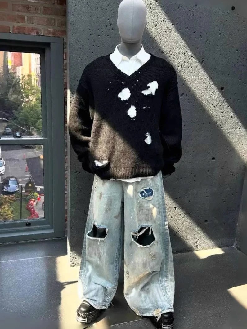 VETEMENTS Distressed Painted Jeans