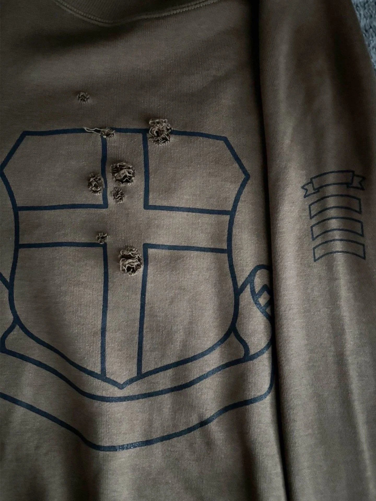 Number (N)ine AW01 'Standards' Emblem Shield Distressed Crewneck Sweatshirt Brown