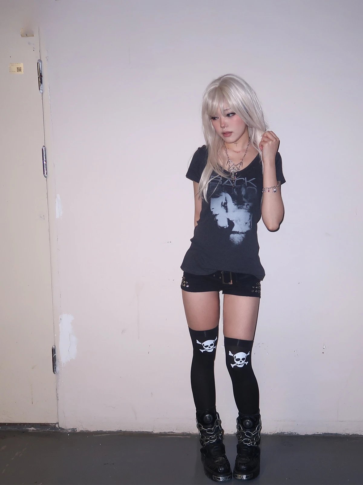 no E mosen BACK2000 Graphic Scoop Neck T-Shirt