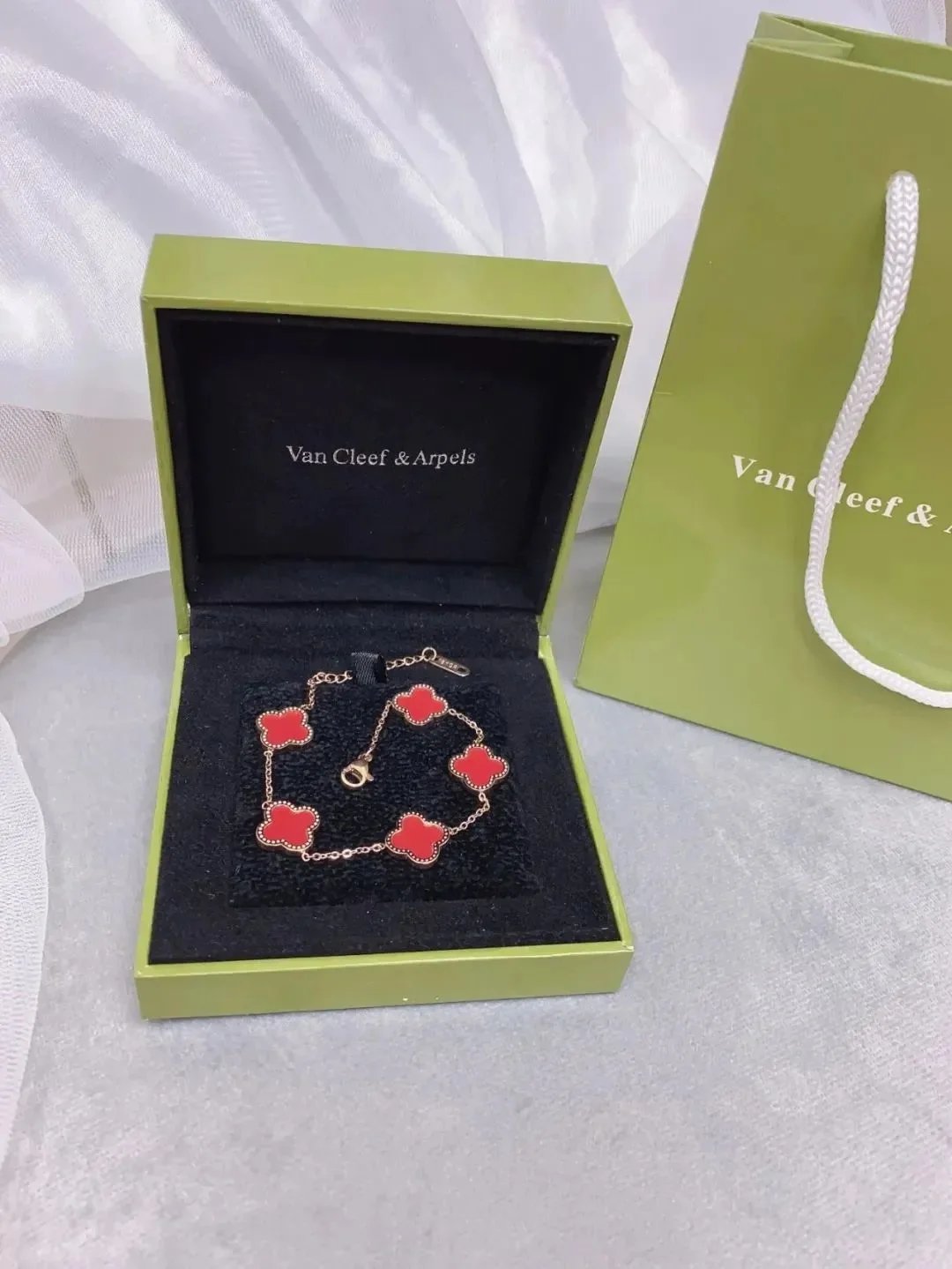 Van Cleef & Arpels Vintage Alhambra 5 Motifs Bracelet Carnelian Yellow Gold