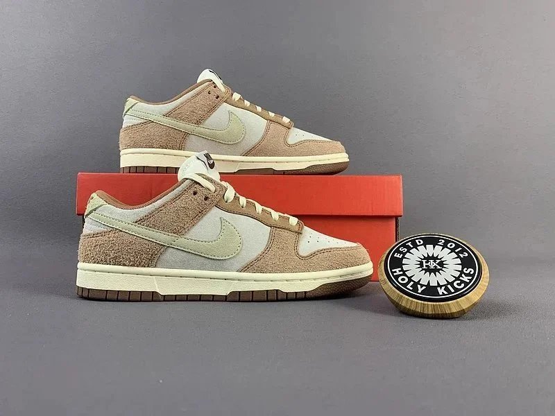 Nike Dunk Low 'Love Me More' Pink