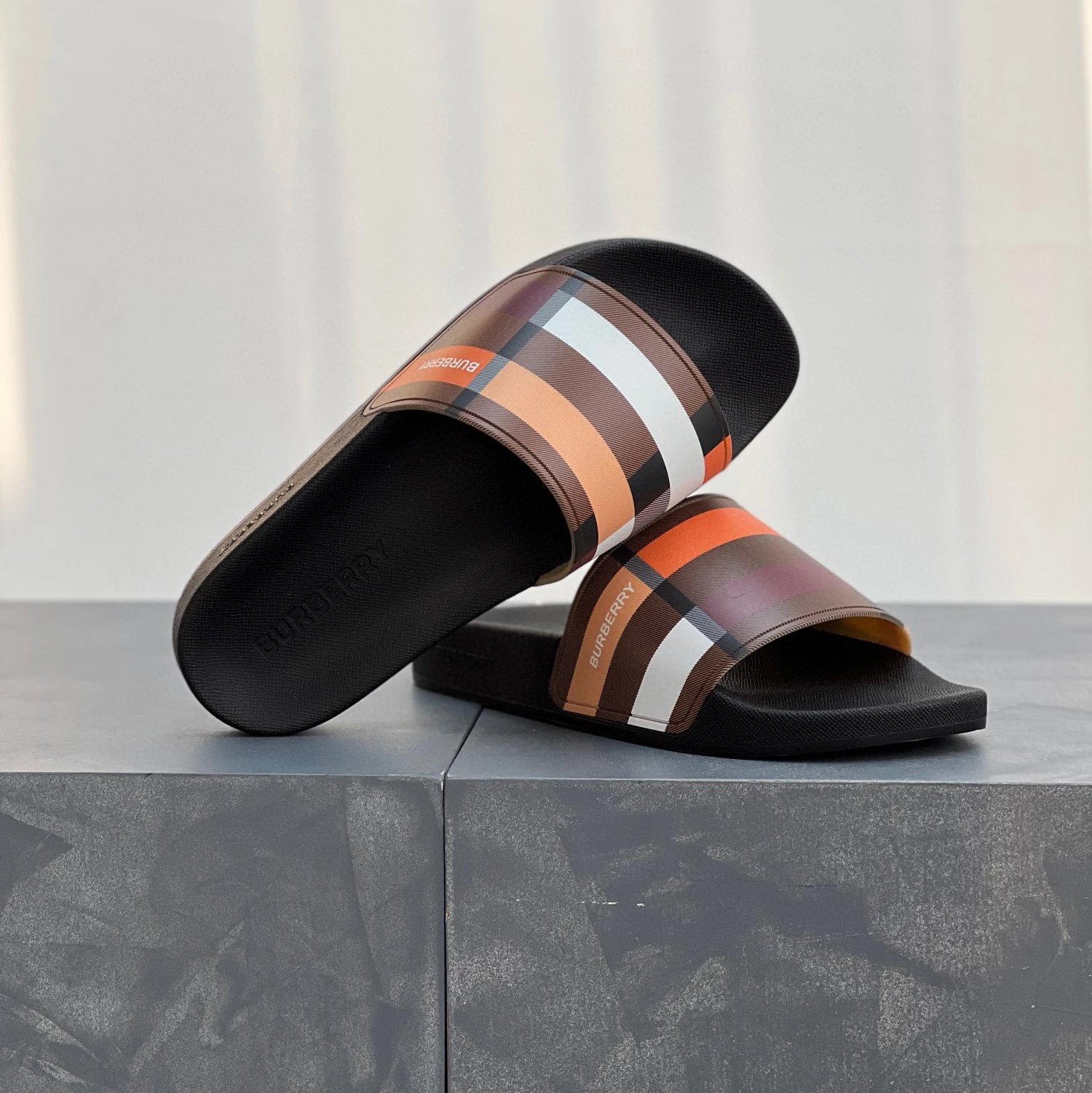 Burberry Furley Vintage Check Slides Archive Beige